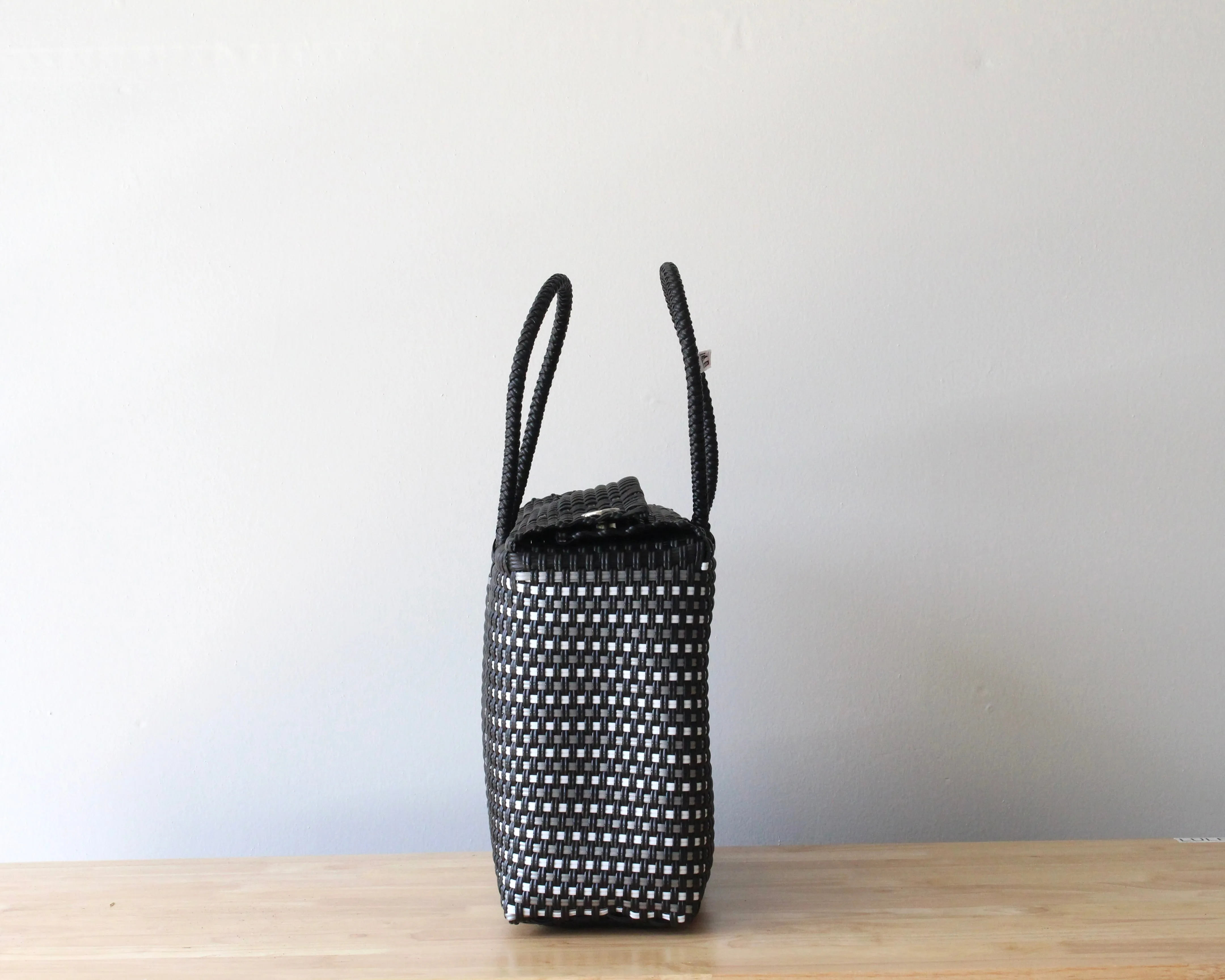 Black and White Handbag by MexiMexi