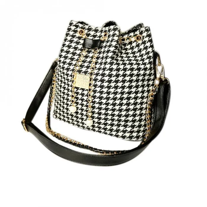 HALLIE’S HOUNDSTOOTH TOTE