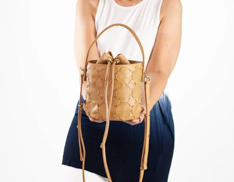 Helon mini bucket bag - Handwoven caramel leather