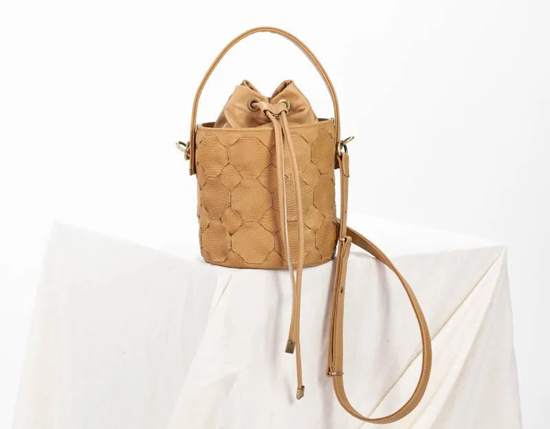 Helon mini bucket bag - Handwoven caramel leather