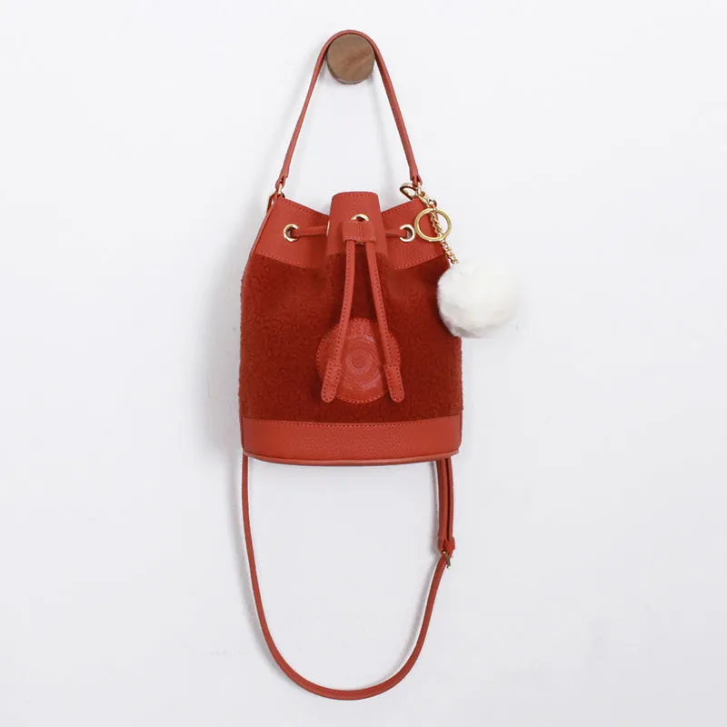 mild shoulder red bucket bag